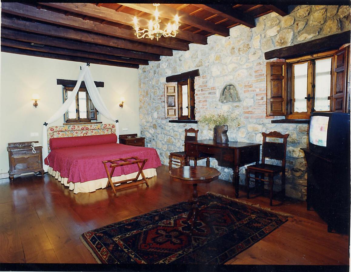 El Ama De Llaves Hostal Hontoria Exterior foto