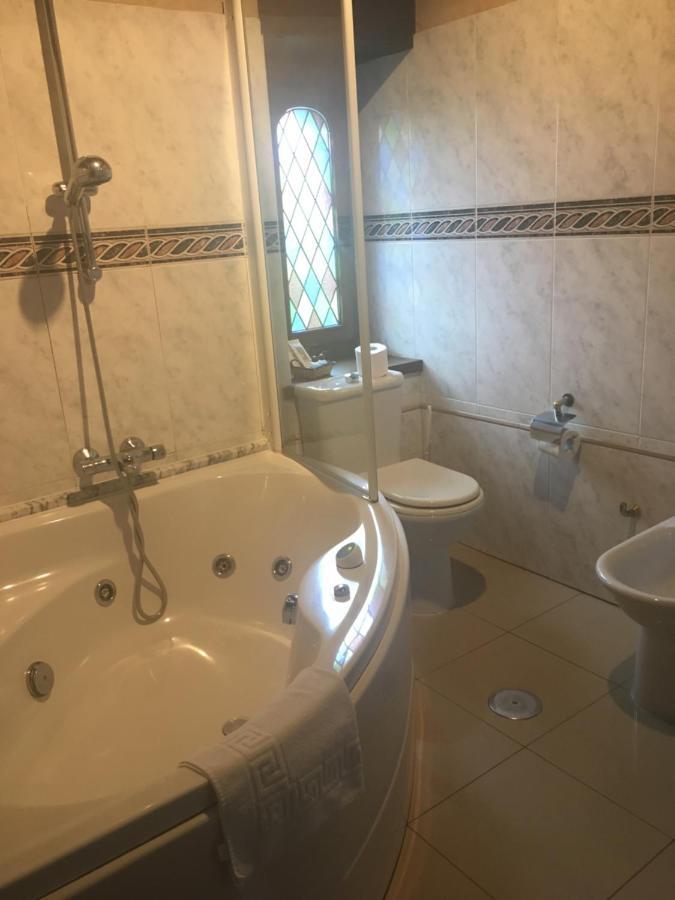 El Ama De Llaves Hostal Hontoria Exterior foto